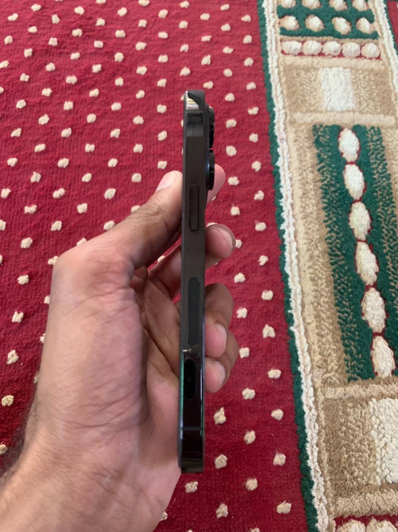 Apple iPhone 14 Pro 0