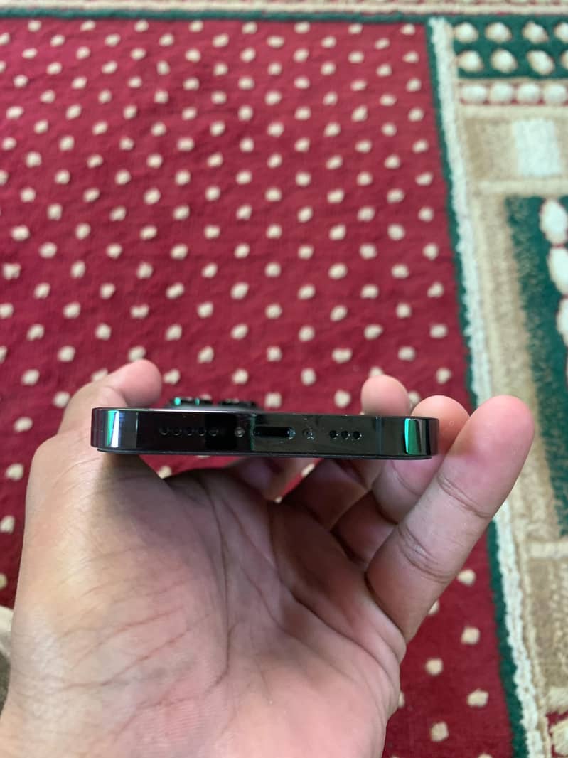 Apple iPhone 14 Pro 1