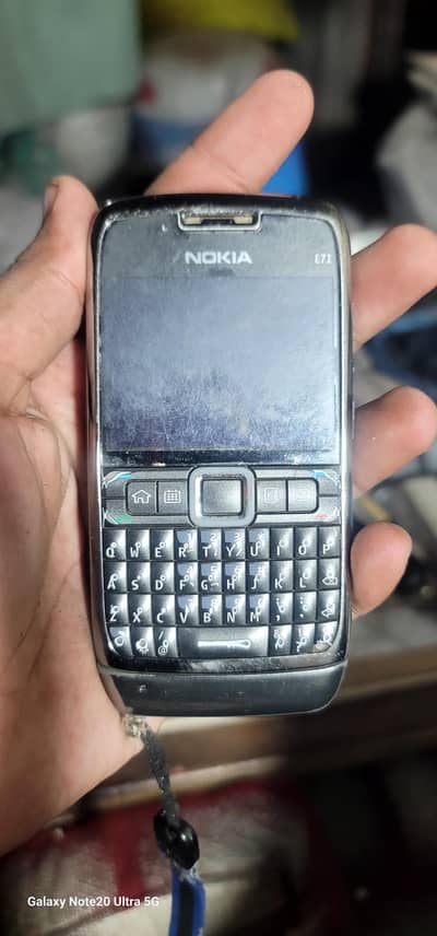 Nokia E71
