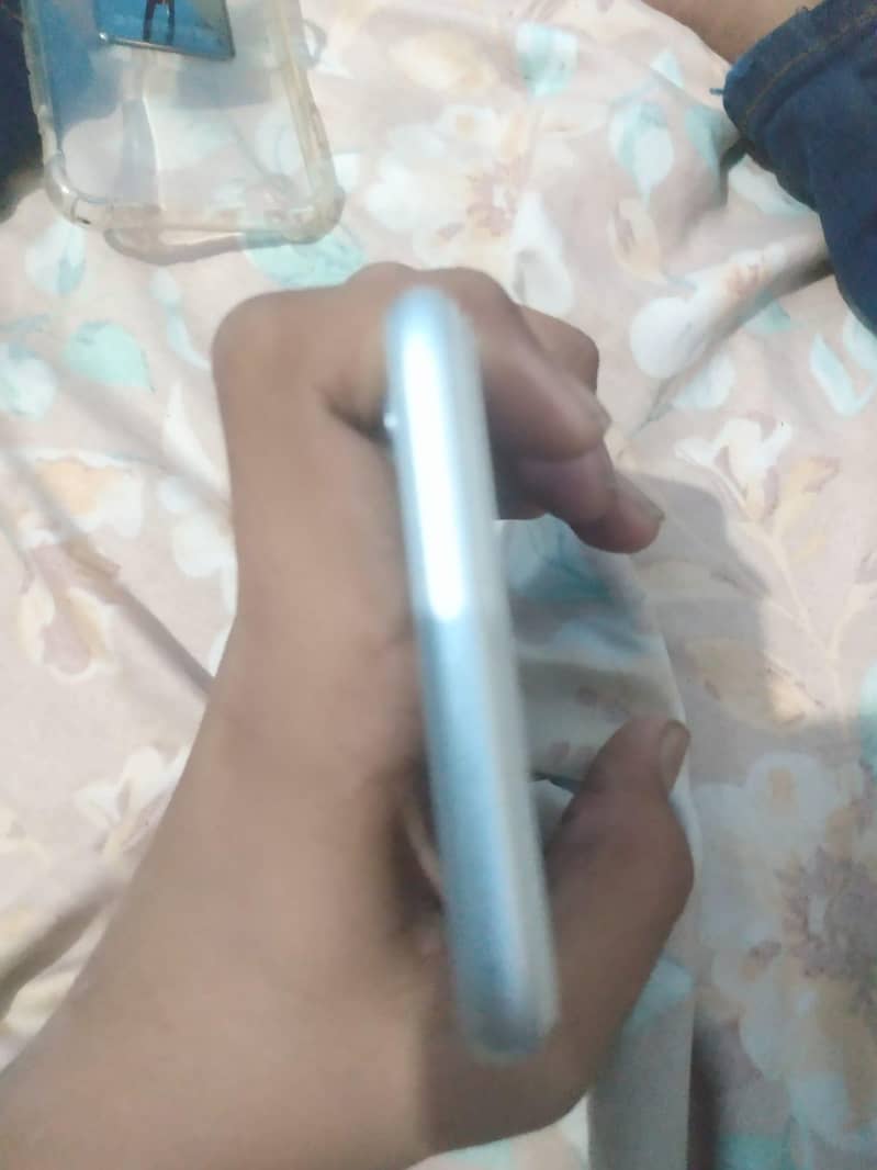 Apple iPhone 6 0