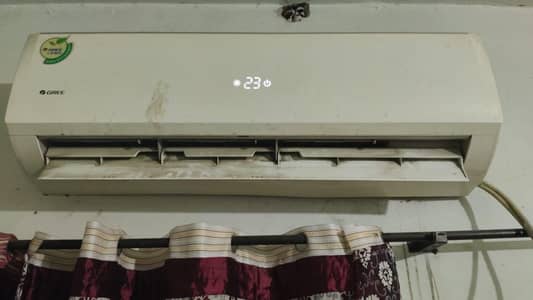 Gree ka AC ha 1.5tan good condition urgent sale