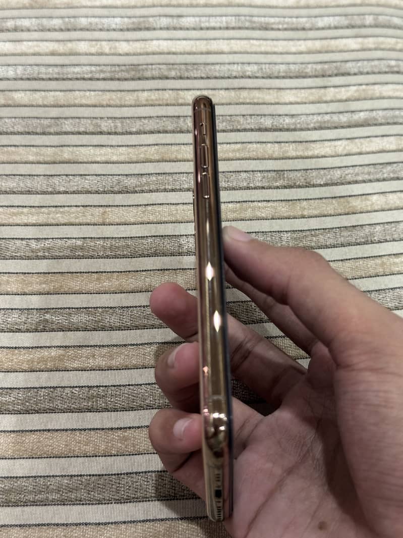 Apple iPhone 11 Pro 1