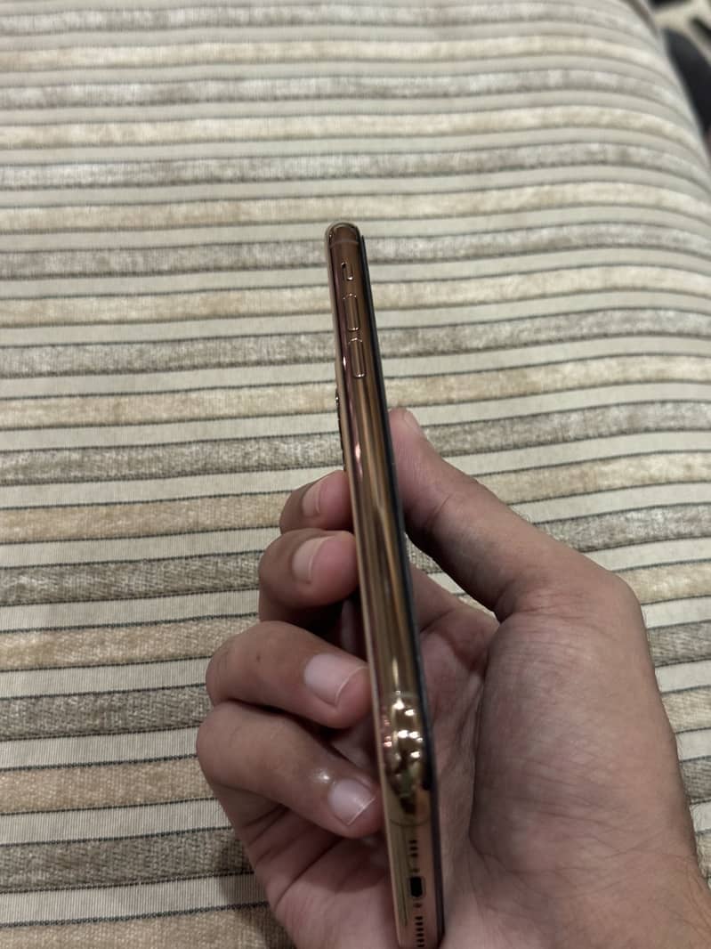 Apple iPhone 11 Pro 6