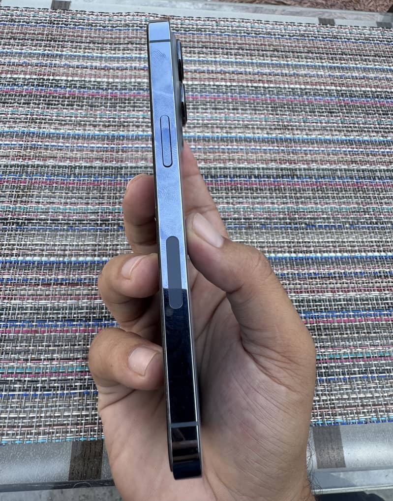 Apple iPhone 13 Pro 1