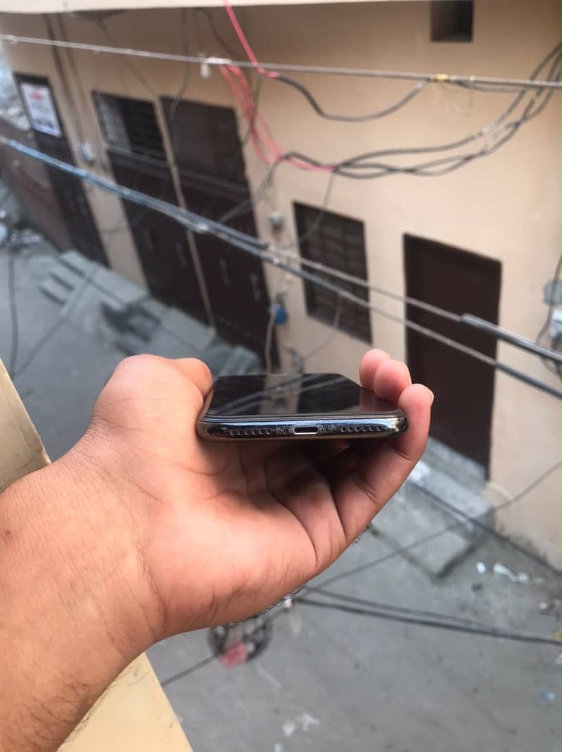 Apple iPhone X 0