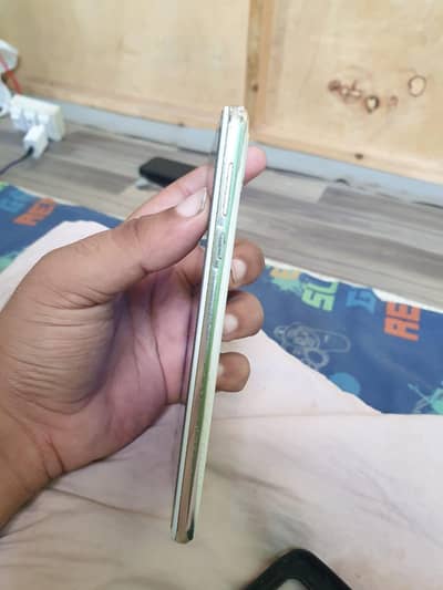 Sharp Aquos R2