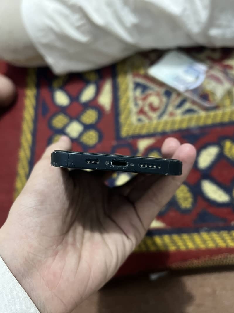 Apple iPhone 14 3