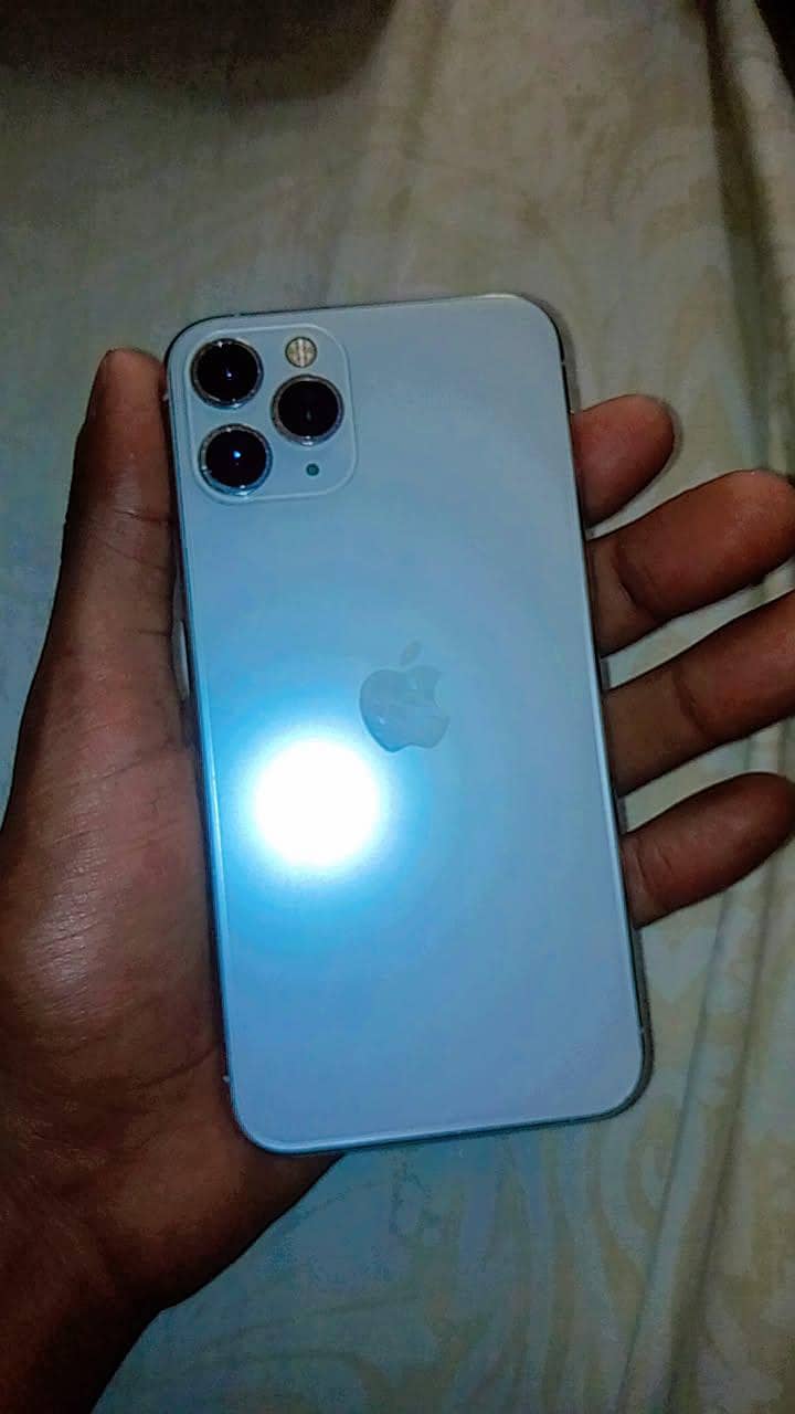 Apple iPhone 11 Pro 1