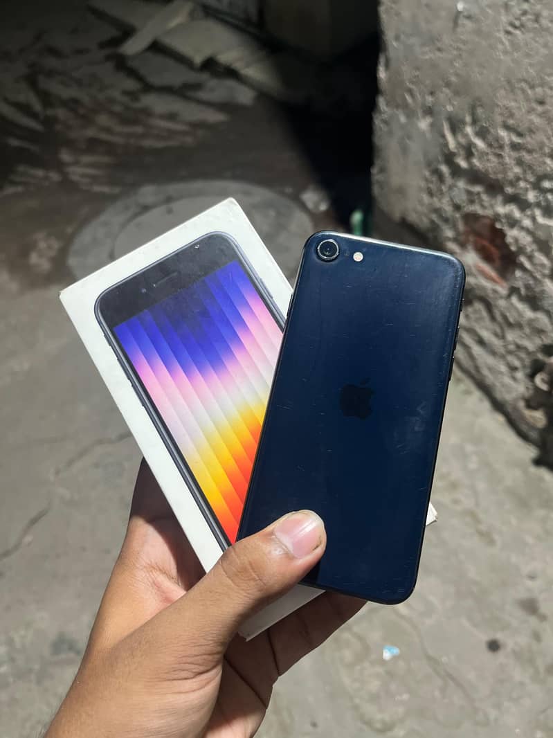 iPhone SE 3rd generation 1