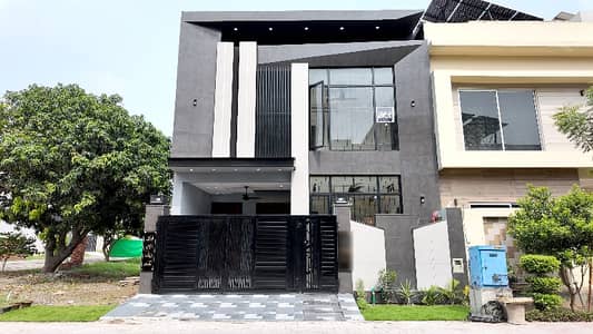 Ideal Prime Location 5 Marla House has landed on market in Dream Gardens - Block K, Lahore