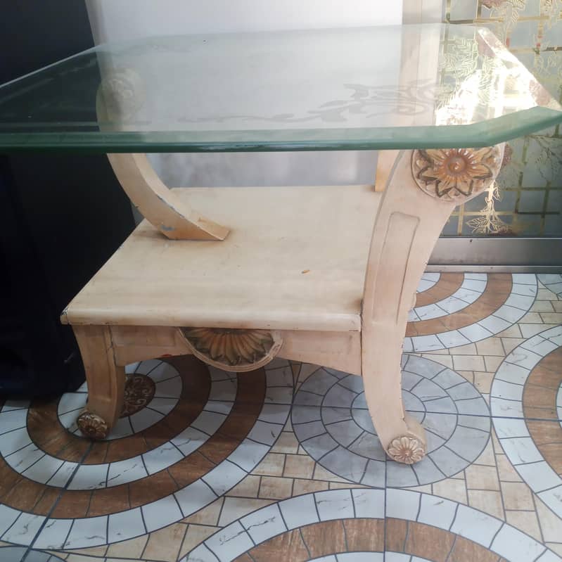 1 side table & 1  fancy table 0