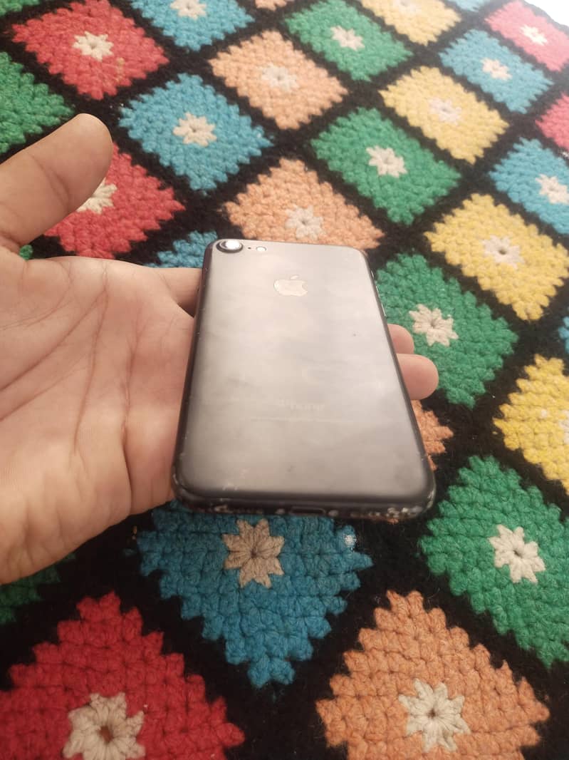 Apple iPhone 7 4