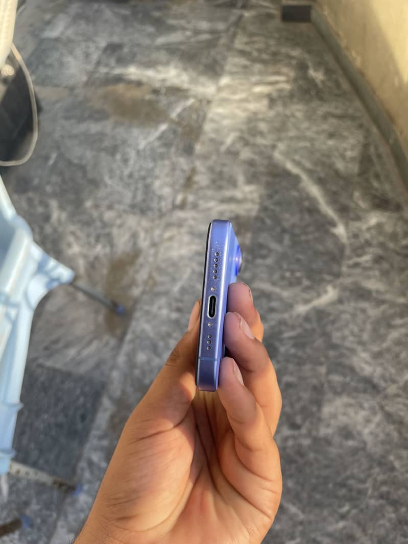Apple iPhone 16 (256) 2