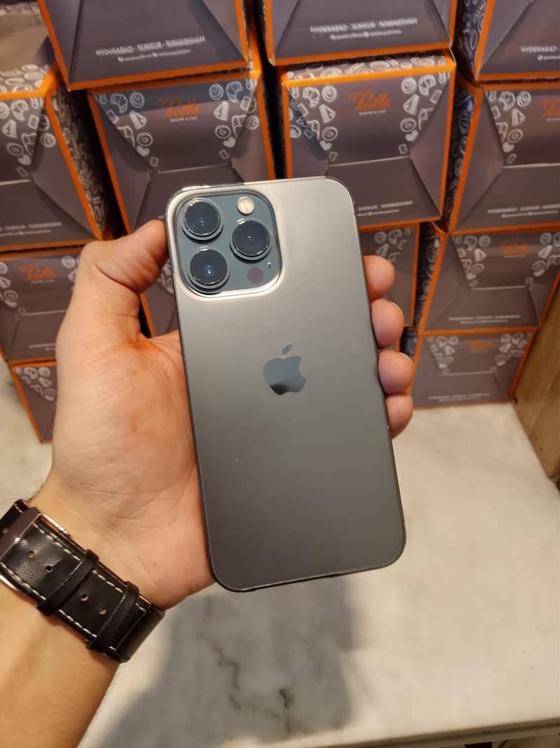 Apple iPhone 13 Pro 0