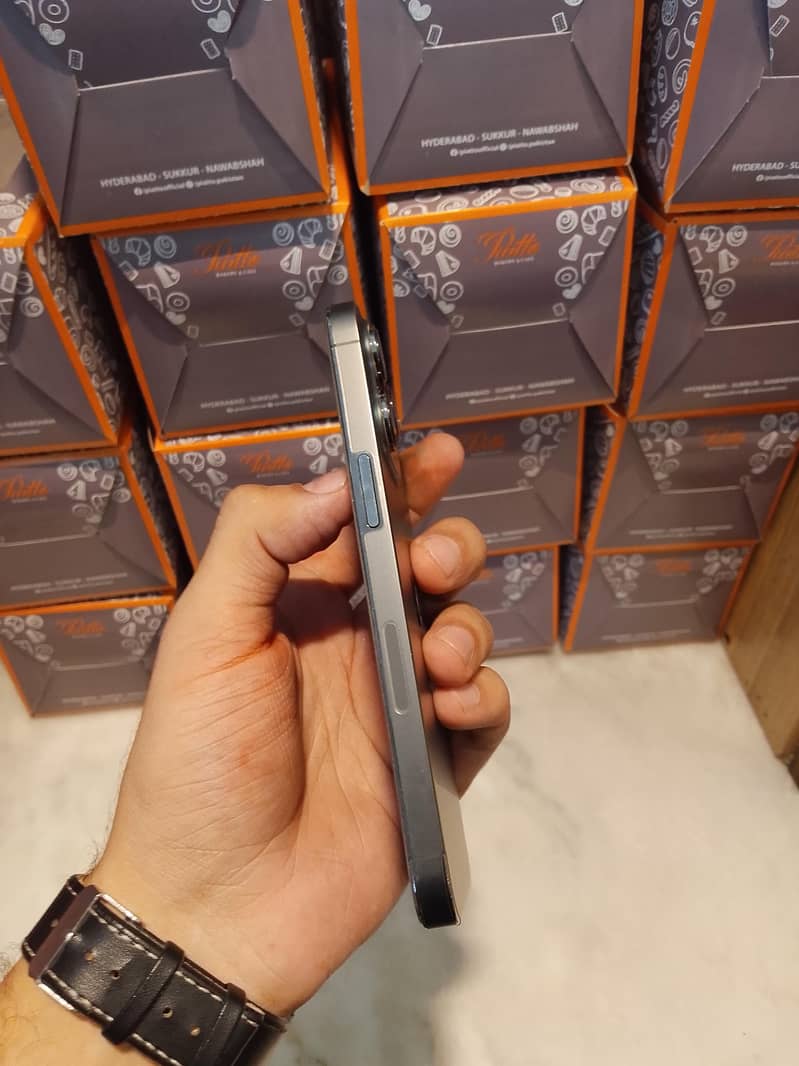 Apple iPhone 13 Pro 1