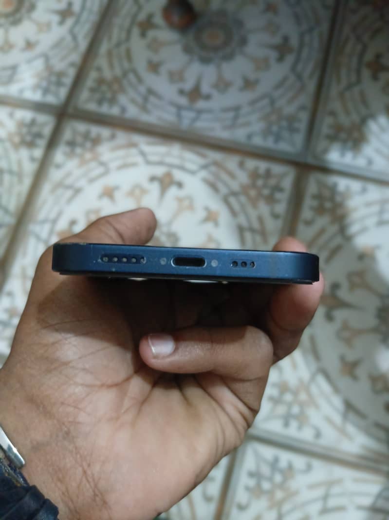 Apple iPhone 12 1