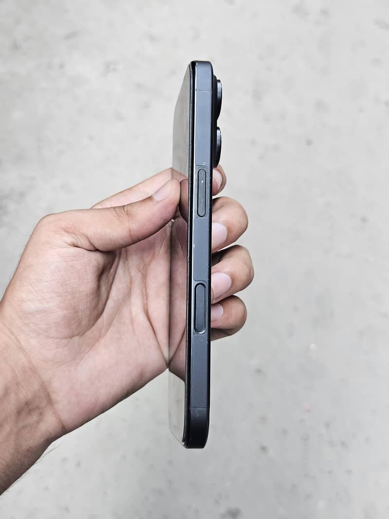 Apple iPhone 16 Pro 5
