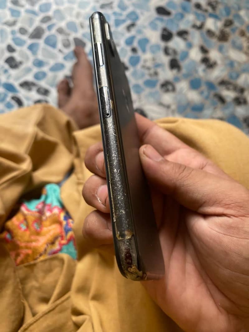 Apple iPhone X 2