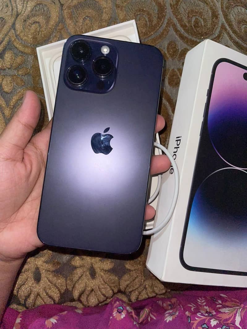 Apple iPhone 14 Pro Max 1