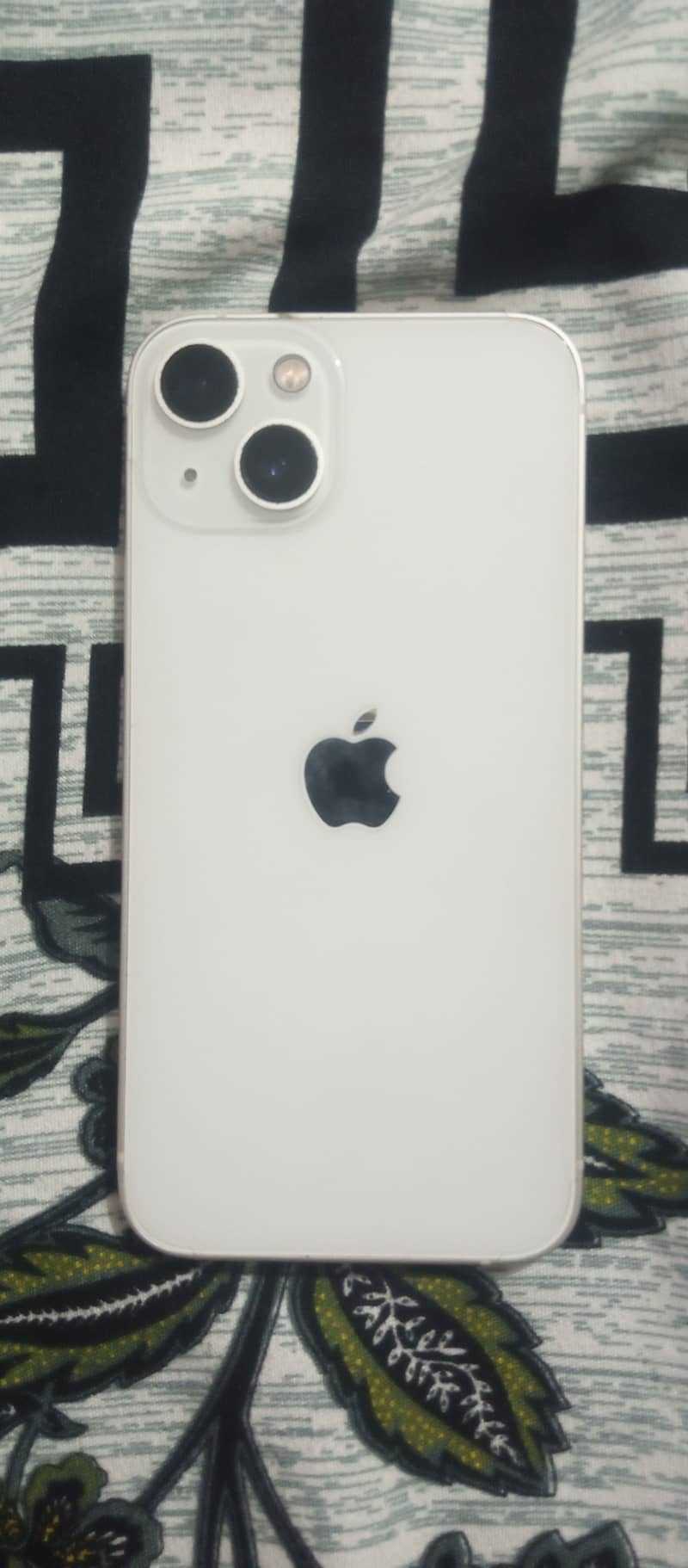 Apple iPhone 13 1