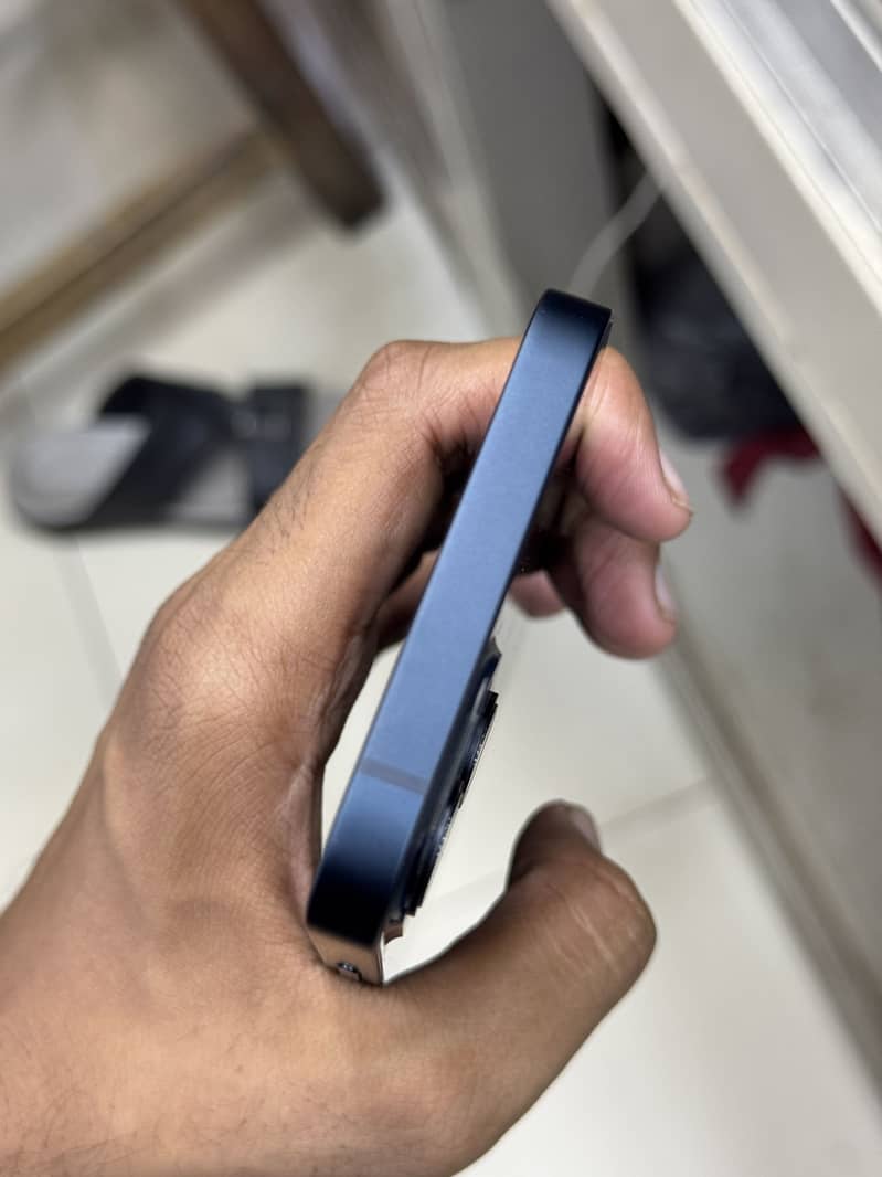 Apple iPhone 13 3