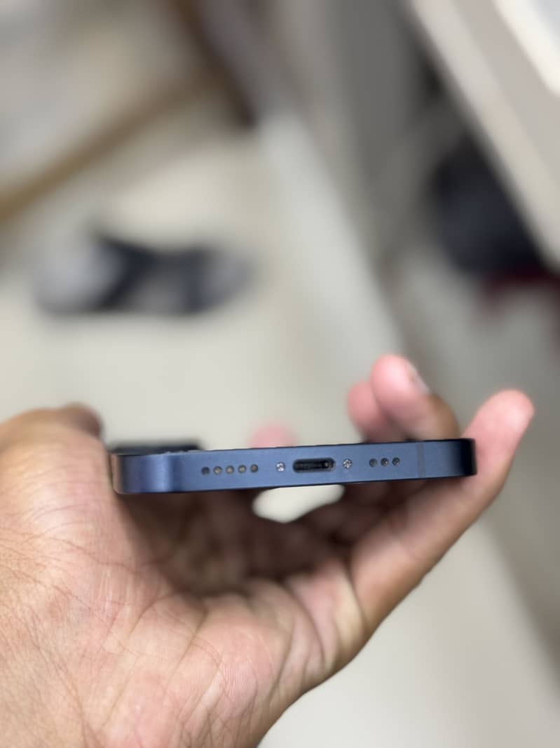Apple iPhone 13 4