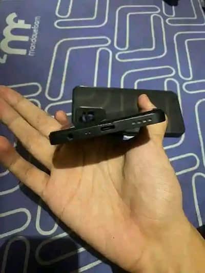 Realme C35
