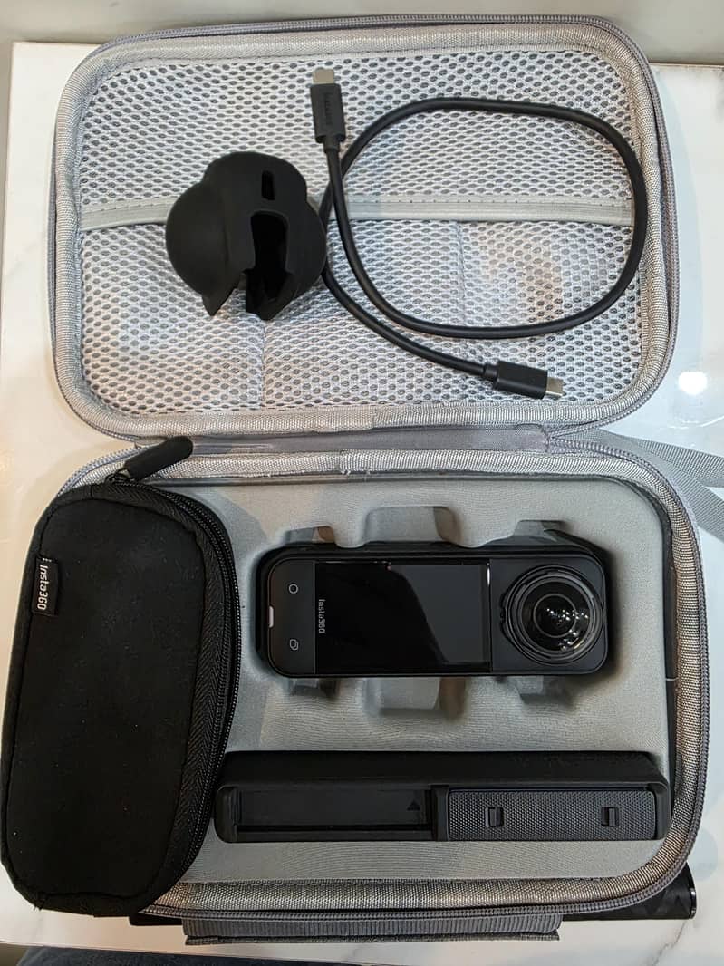Insta360 X5 Essentials Bundle 6