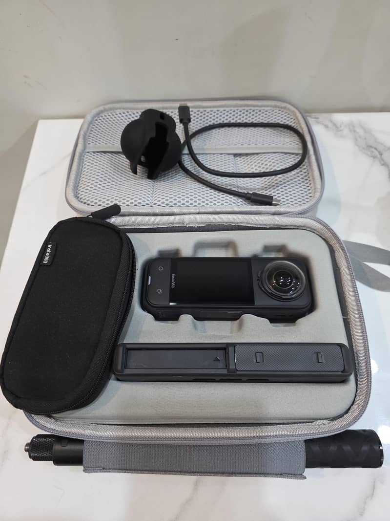 Insta360 X5 Essentials Bundle 7