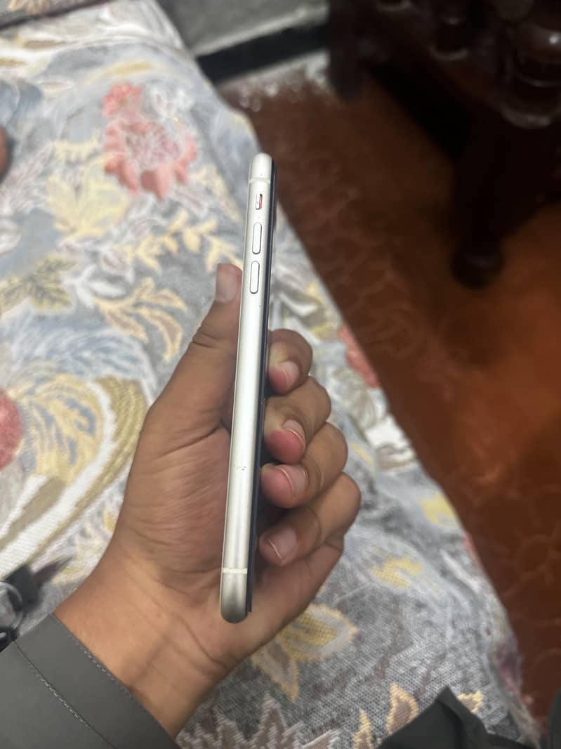 Apple iPhone 11 2