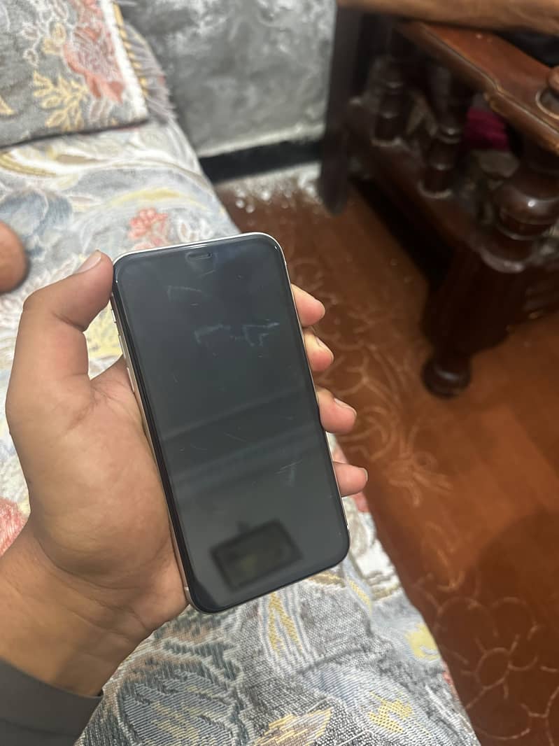 Apple iPhone 11 5