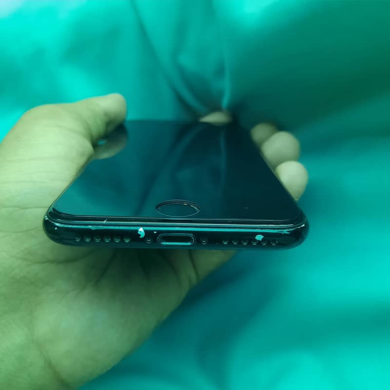 Apple iPhone 7 3