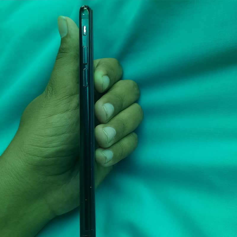 Apple iPhone 7 4