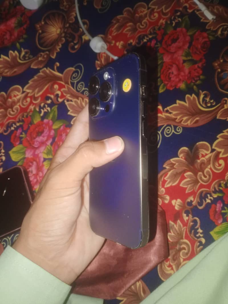 Apple iPhone 14 Pro 1