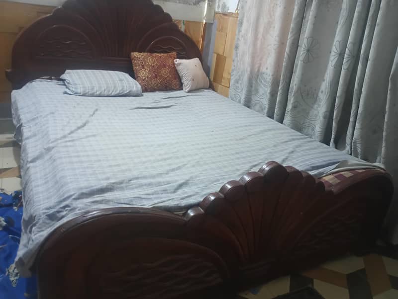 Double Bed and Dressing Table 0