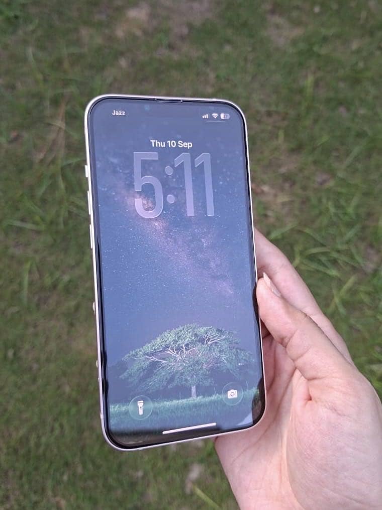 Apple iPhone 13 0