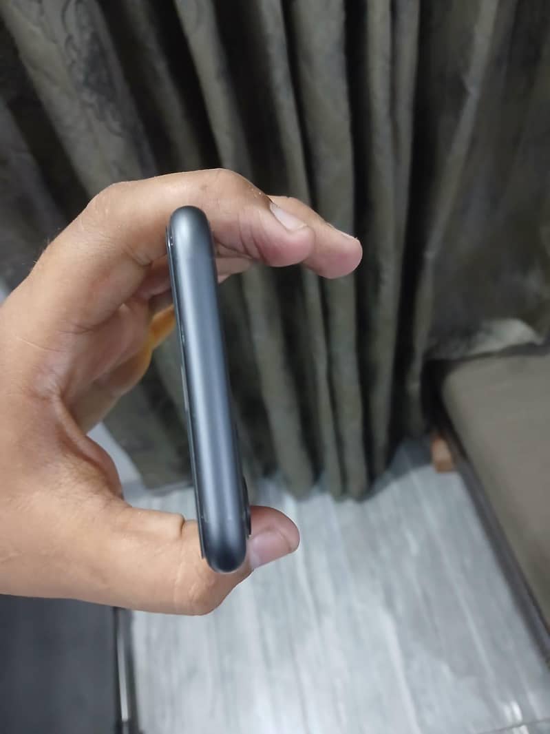 Apple iPhone 11 2
