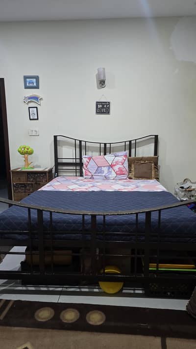 iron double bed