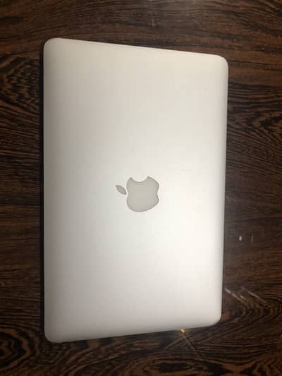 MacBook Air 2015 11 inch screen not used it to much