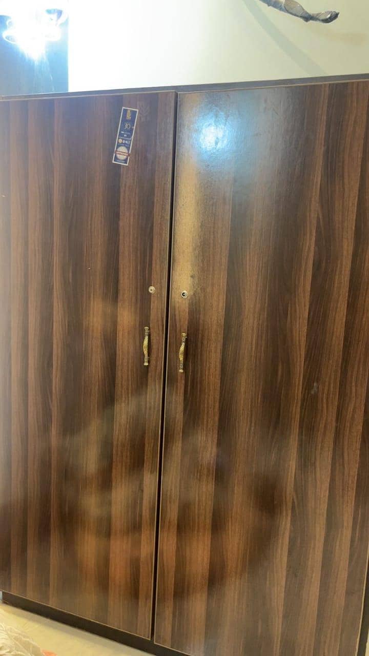 wardrobe 2 door 0