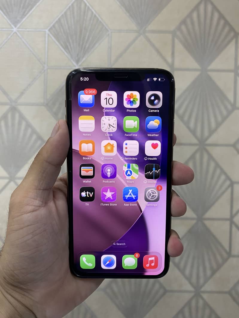 Apple iPhone 11 Pro Max 1