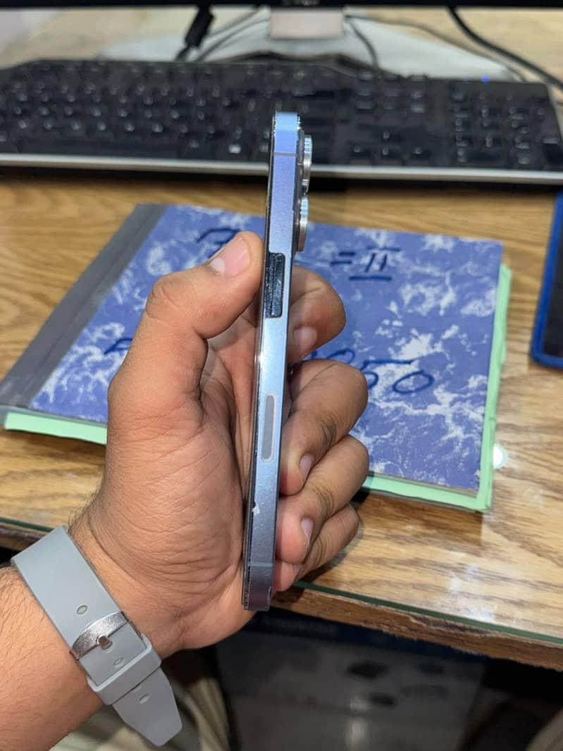 Apple iPhone 13 Pro 0