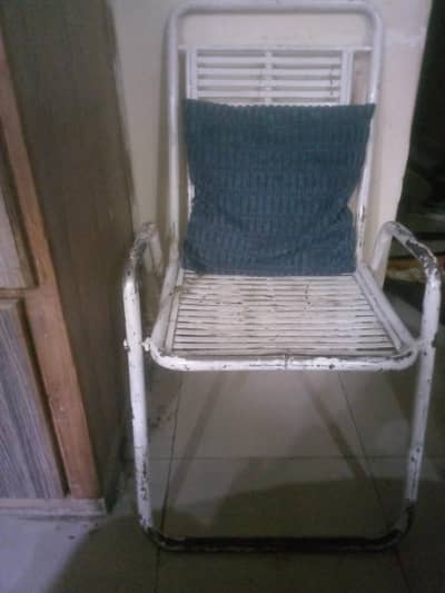 iron Chair for sale urgenty
