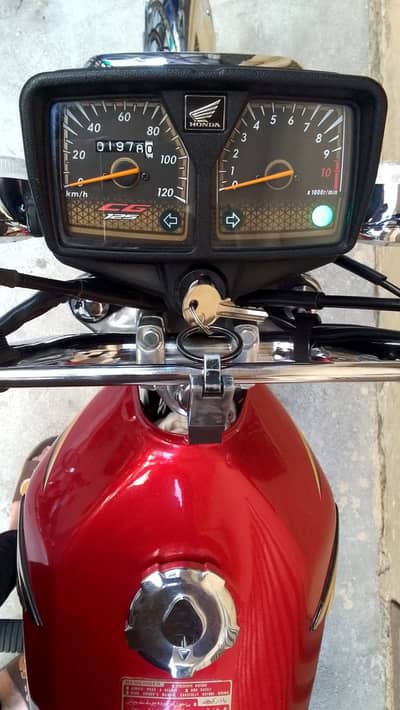 One hand drive only 1978km a to z all genuine parts gold  addition