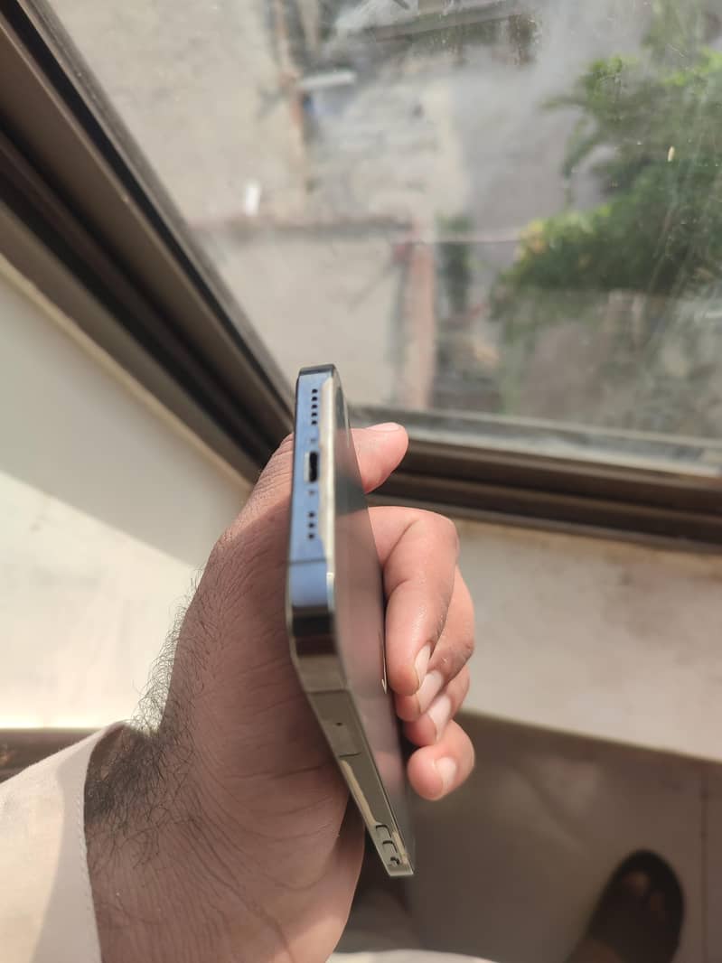 Apple iPhone 12 Pro 2