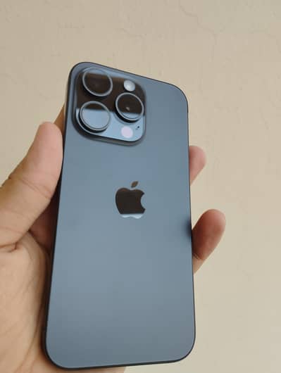 Apple iPhone 15 Pro jv (with box )
