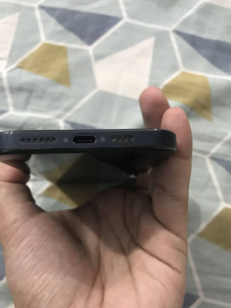 Apple iPhone 15 Pro Max 3