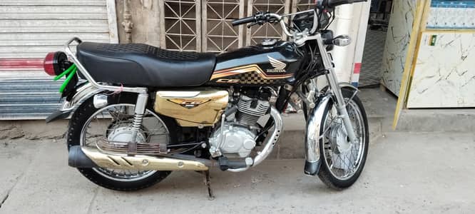 Honda CG125S Black Golden