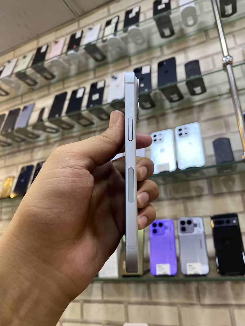 Apple iPhone 15 3