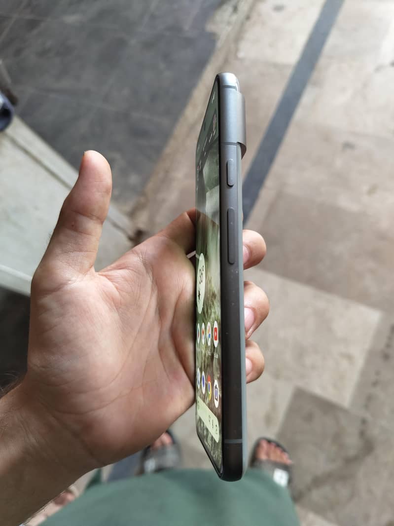 Google Pixel 8 2